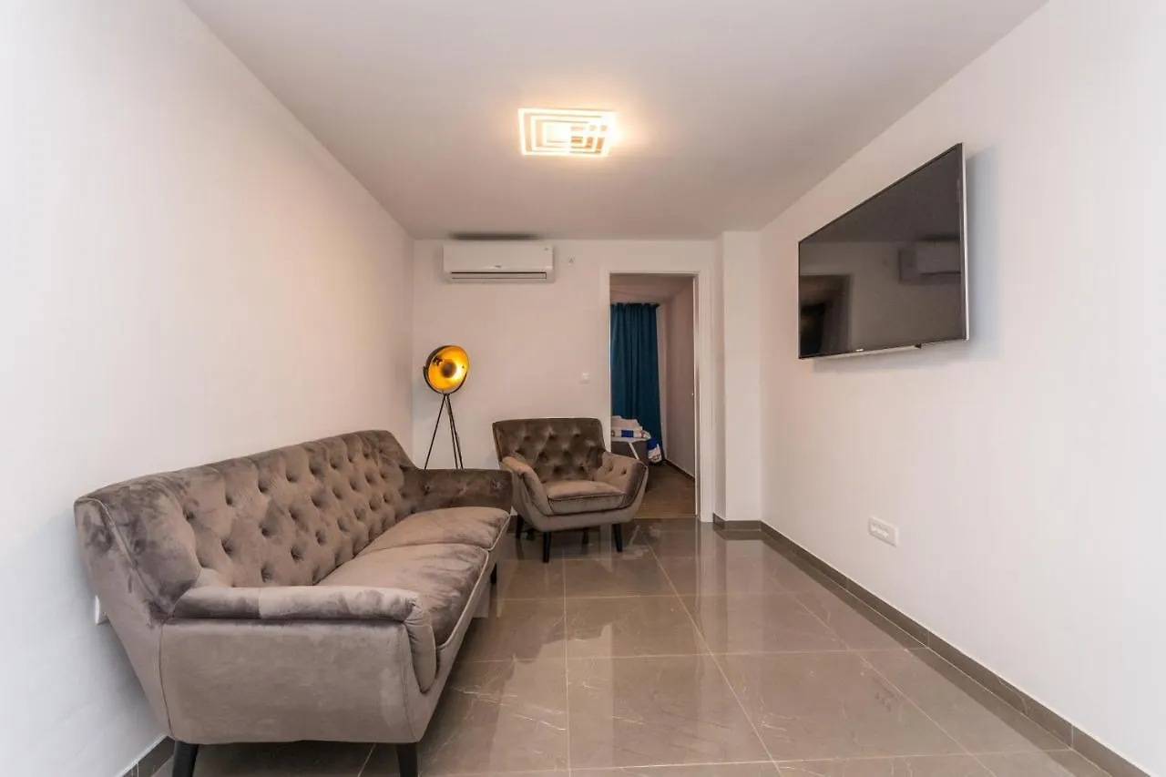 Apartment Jakov With A Pool Zadar