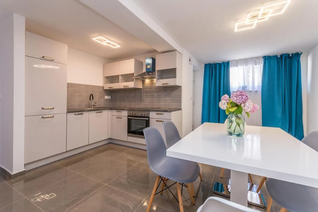 Apartment Jakov With A Pool Zadar Croatia