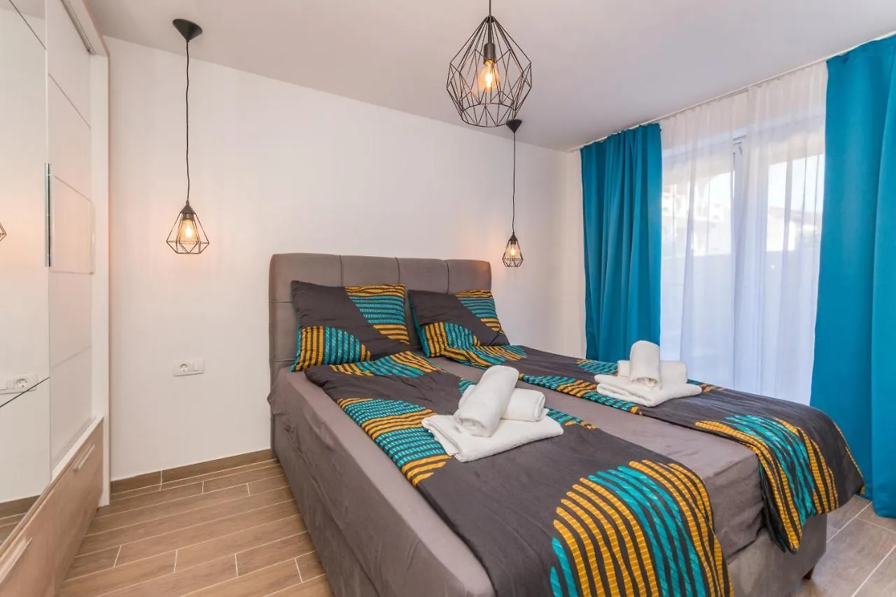 Apartment Jakov With A Pool Zadar Croatia