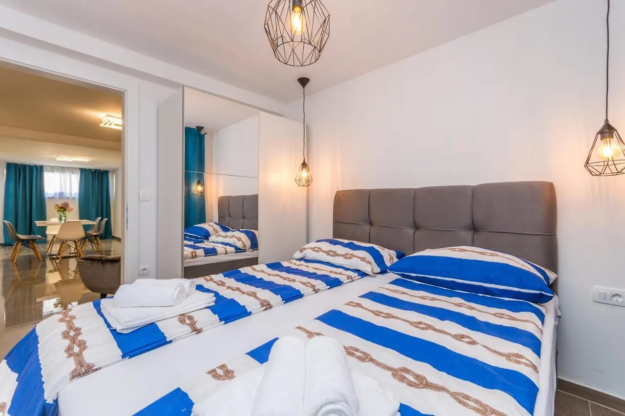 Apartment Jakov With A Pool Zadar