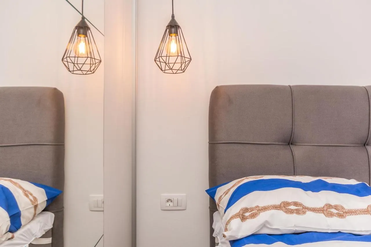 Apartment Jakov With A Pool Zadar