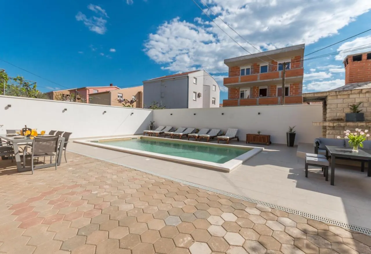 Apartment Jakov With A Pool Zadar