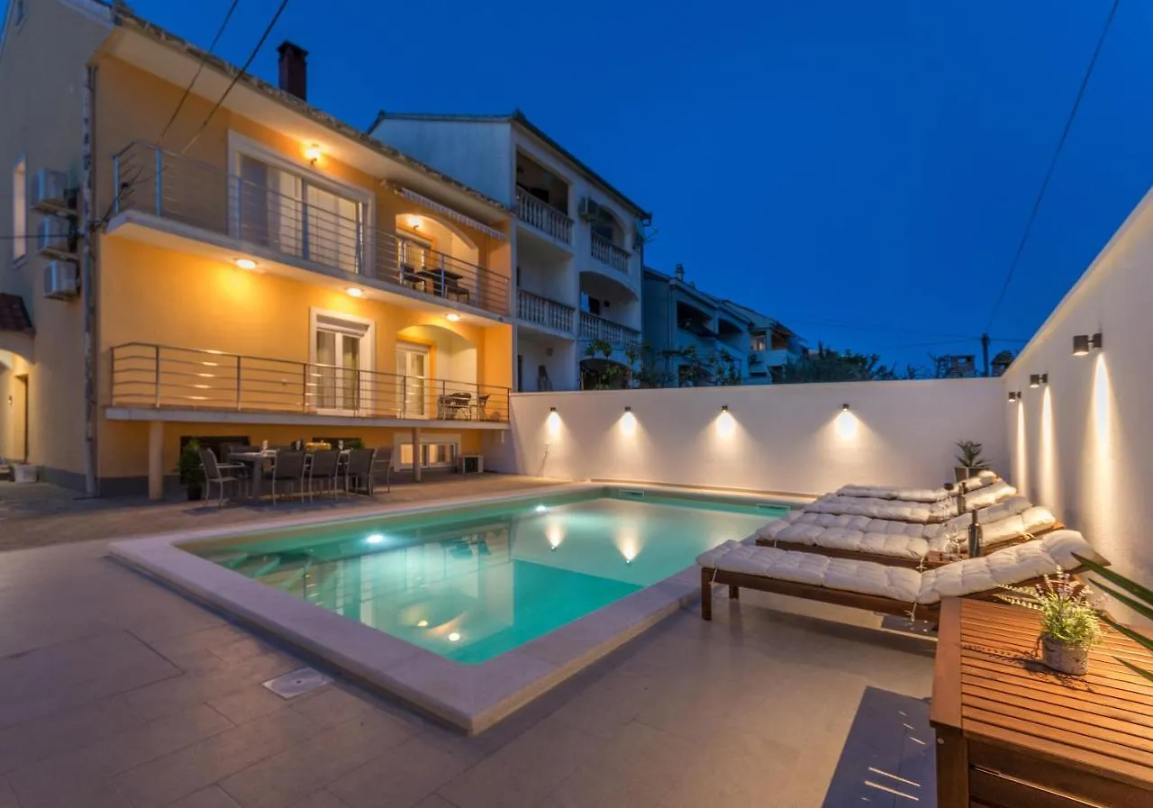Apartment Jakov With A Pool Zadar Croatia
