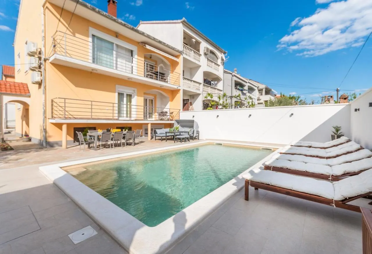 Apartment Jakov With A Pool Zadar