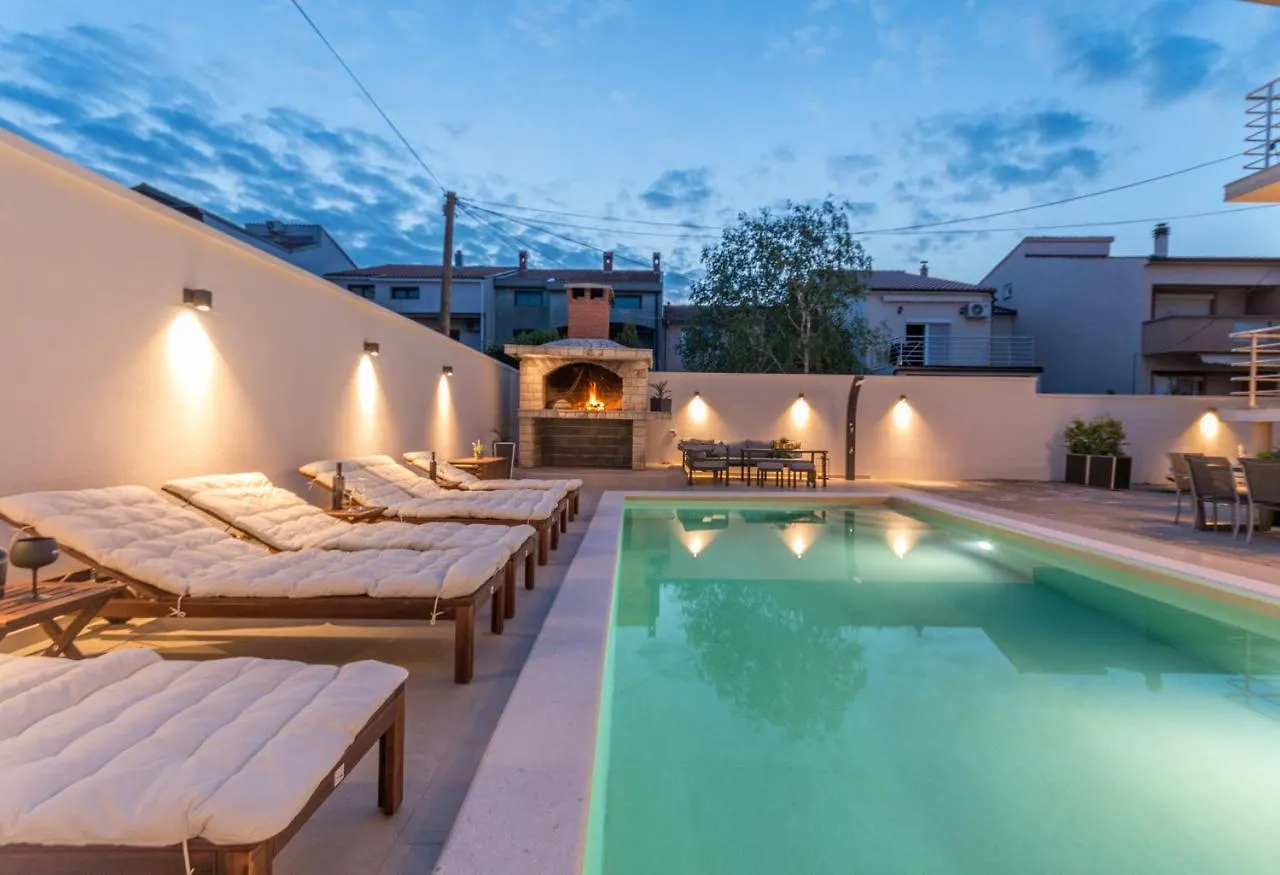 Apartment Jakov With A Pool Zadar