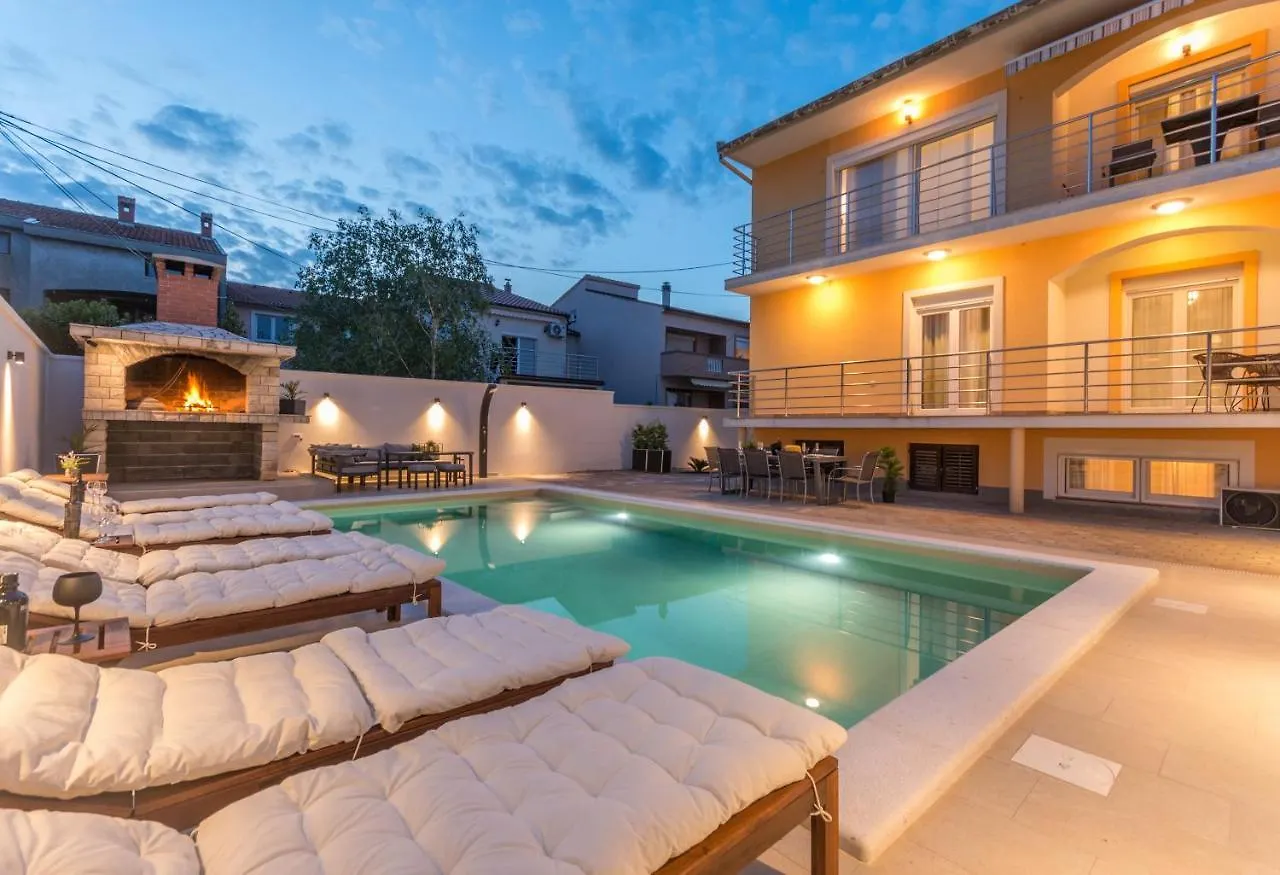 Apartment Jakov With A Pool Zadar 0*,