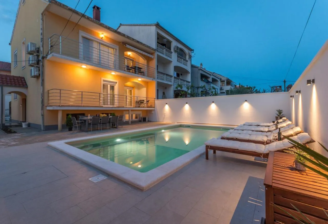 Apartment Jakov With A Pool Zadar