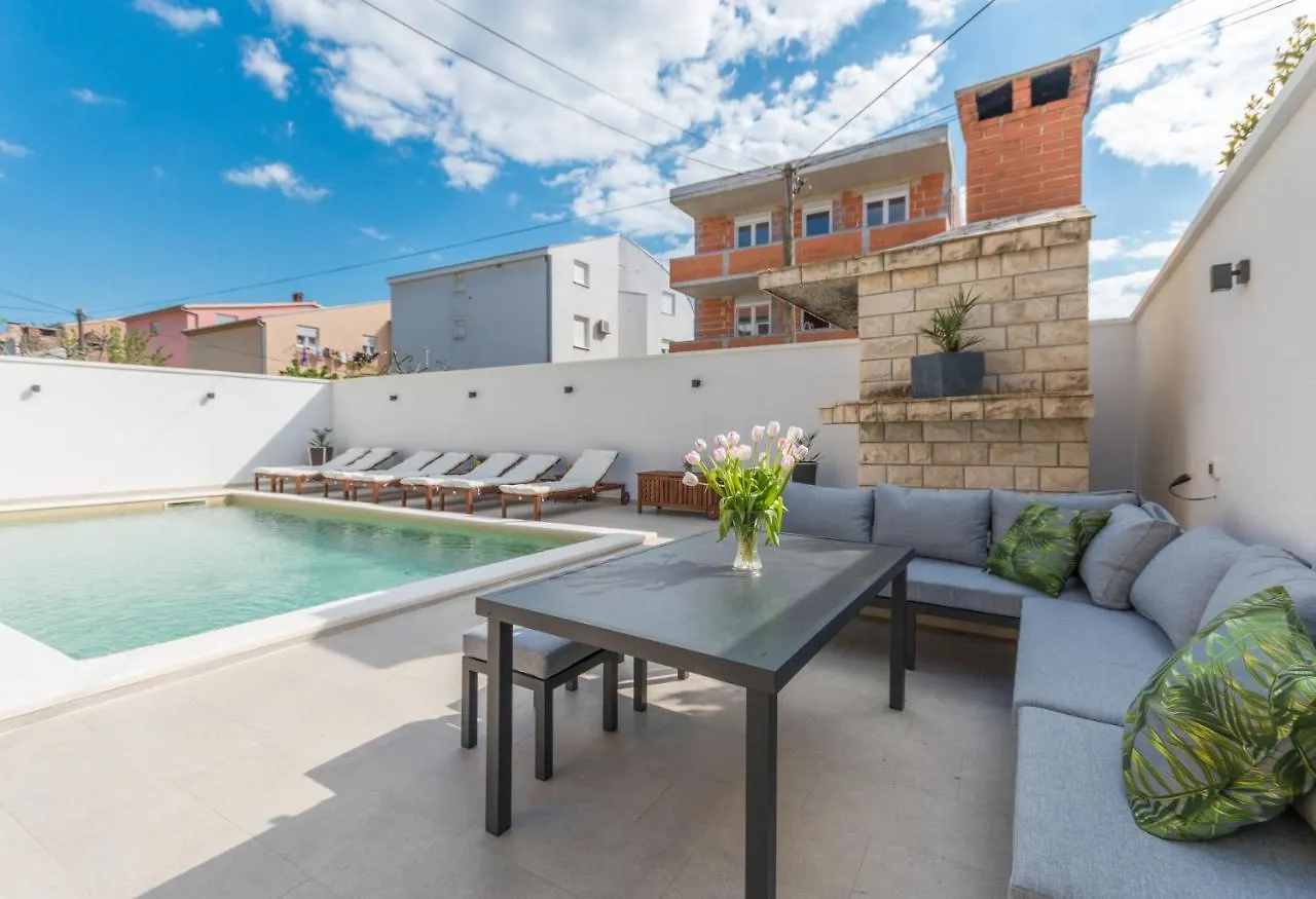 Apartment Jakov With A Pool Zadar Croatia