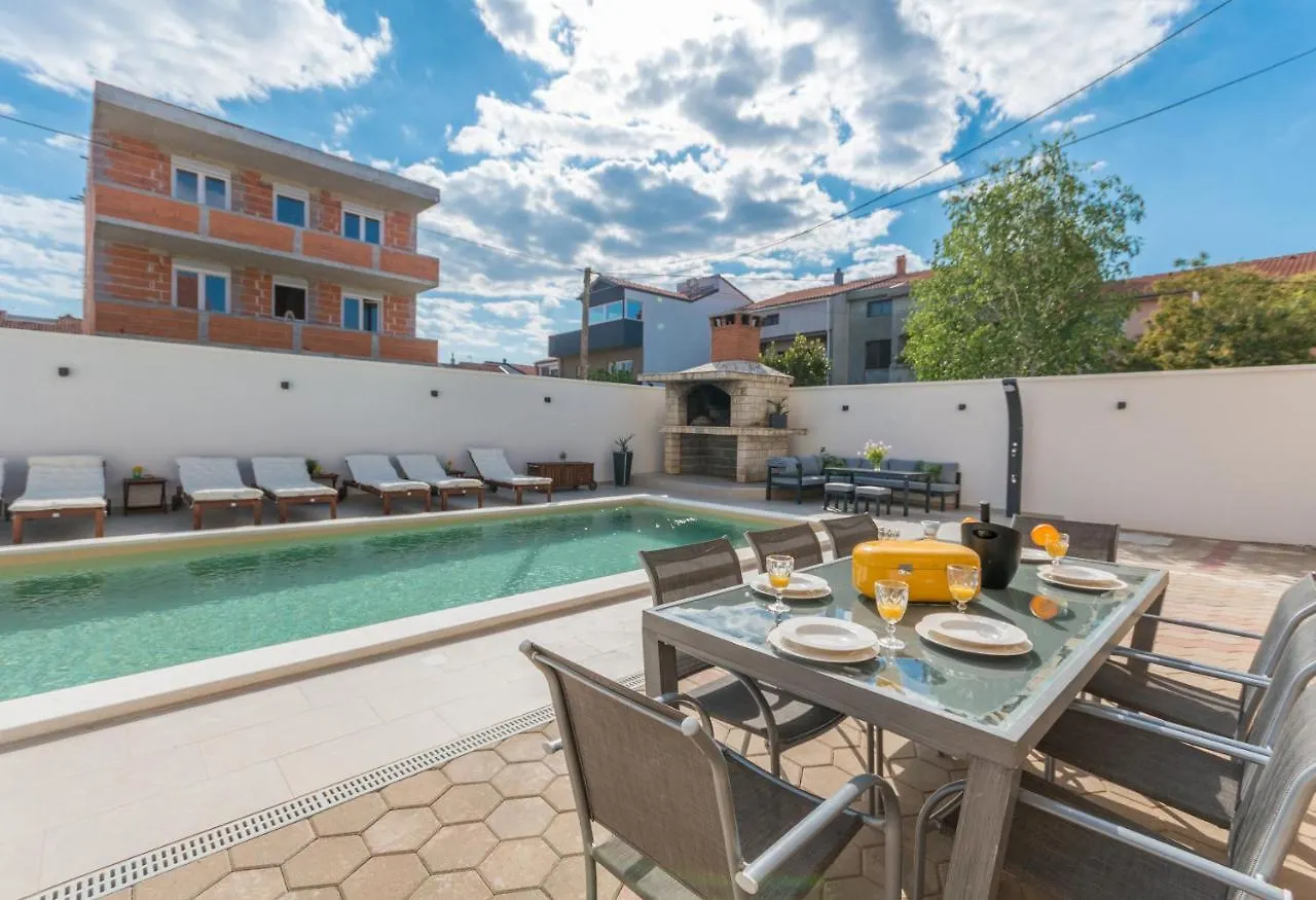 Apartment Jakov With A Pool Zadar