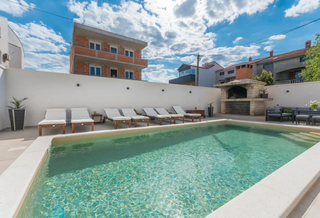 Apartment Jakov With A Pool Zadar