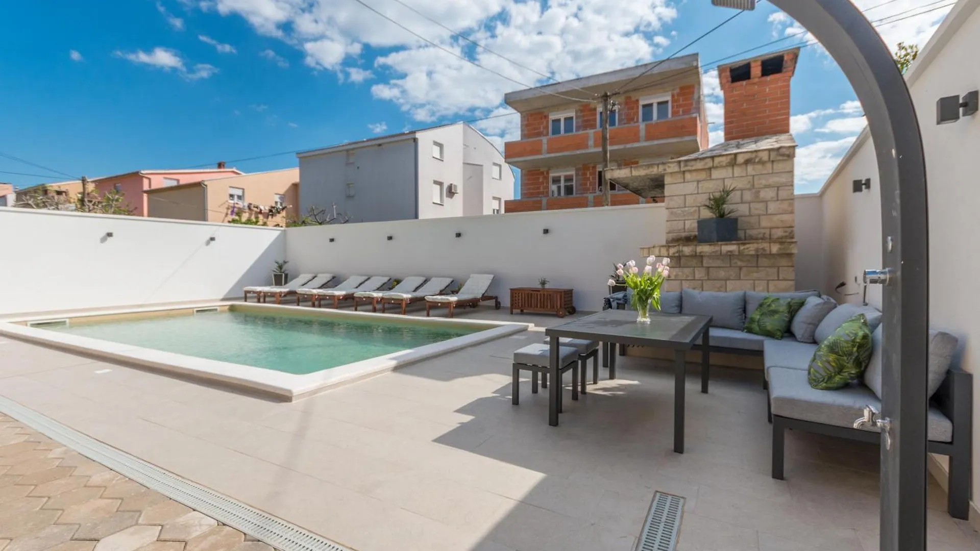 Apartment Jakov With A Pool Zadar