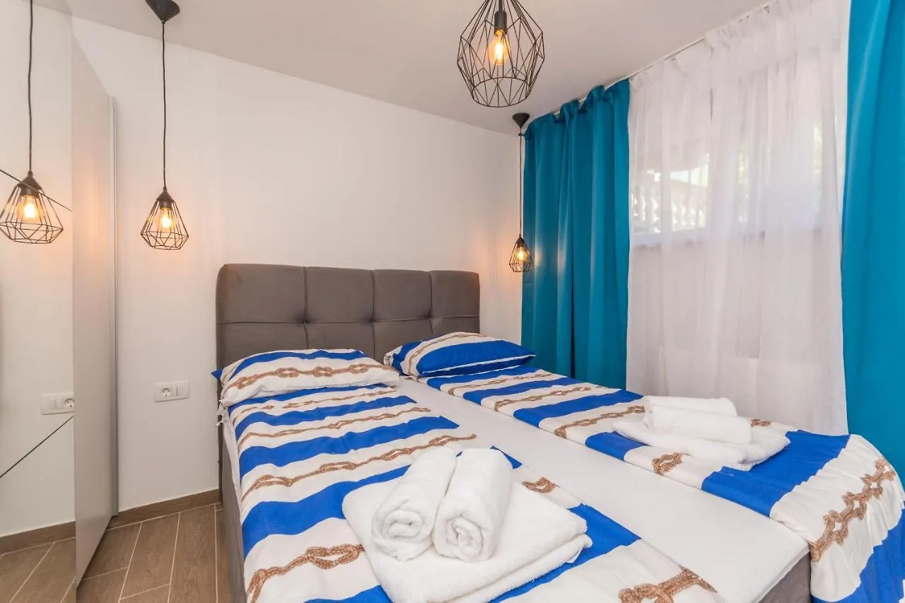 Apartment Jakov With A Pool Zadar