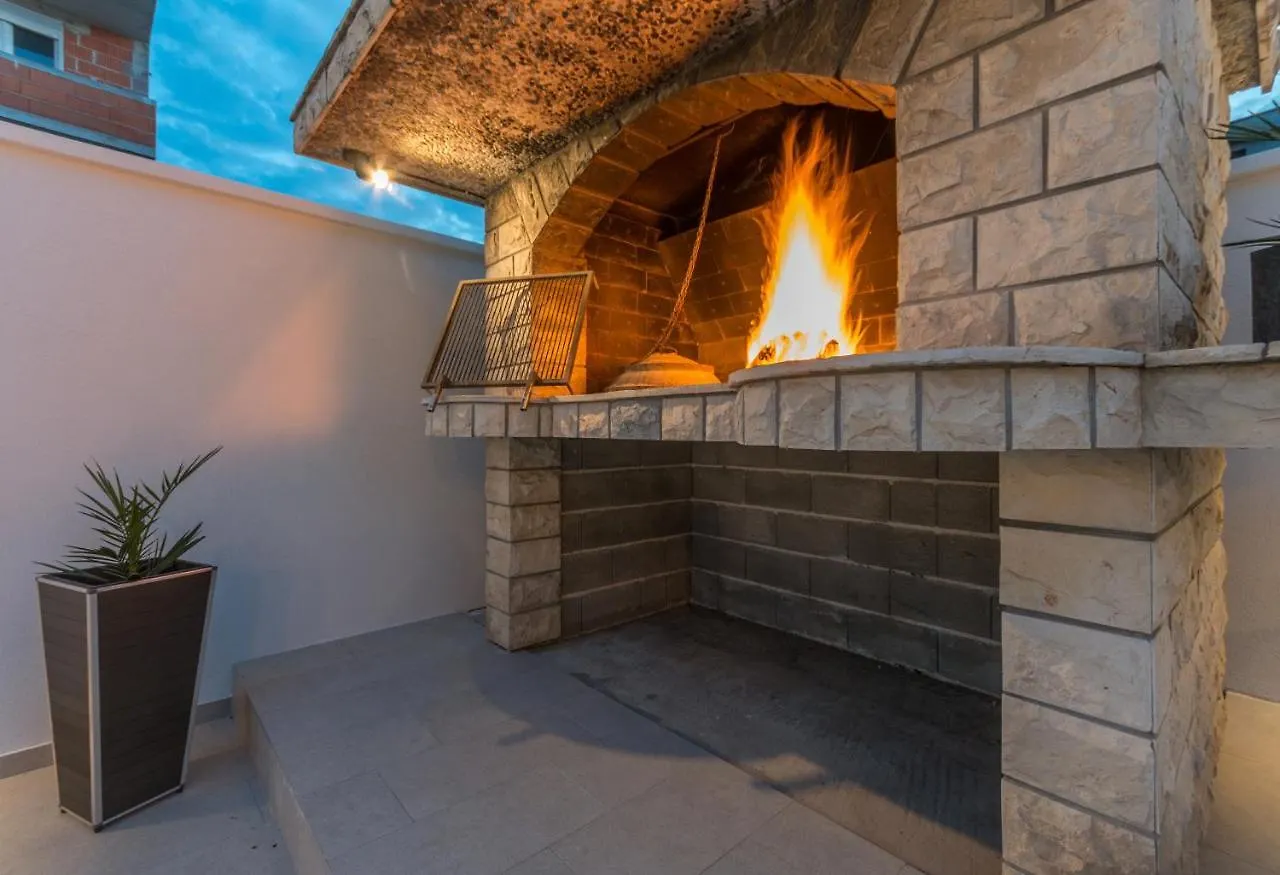 Apartment Jakov With A Pool Zadar Croatia