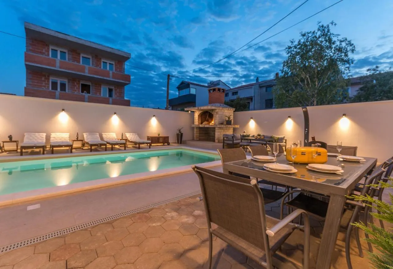 Apartment Jakov With A Pool Zadar Croatia